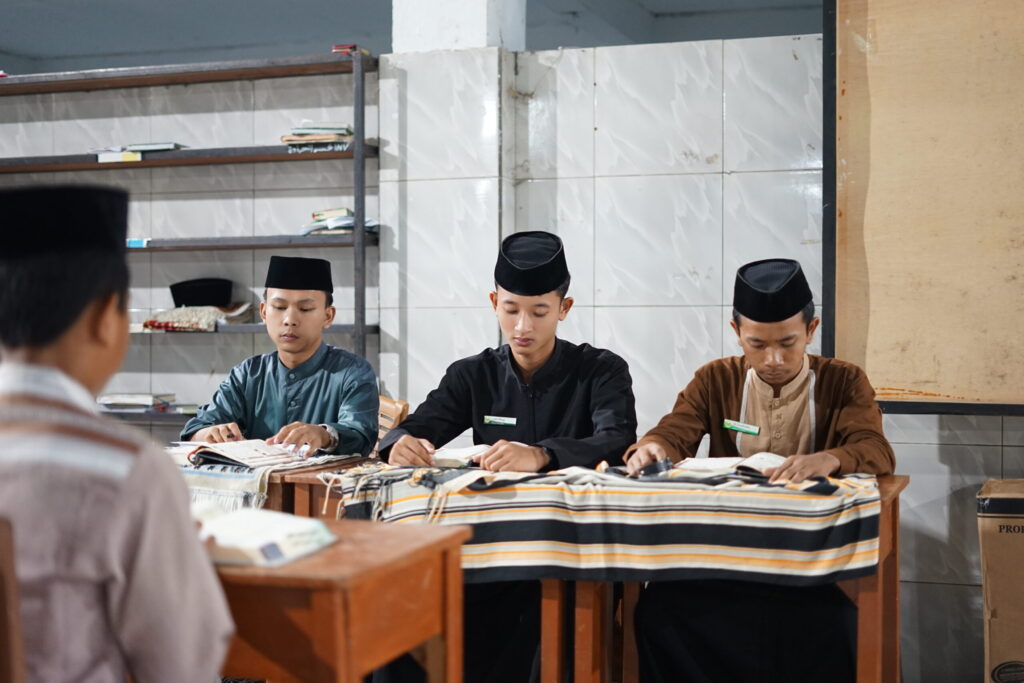 Semangat, Inspirasi, dan Prestasi WarnaiOlimpiade Pengasuhan Santri Putra