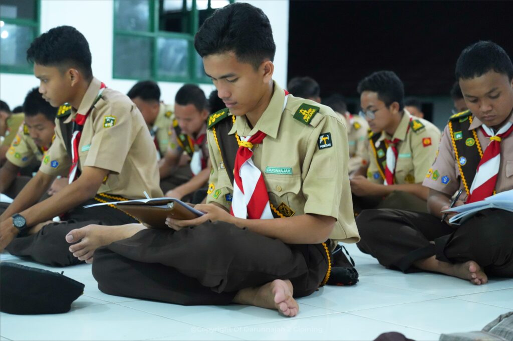223 Santri Tempa Diri di Tapakan Pramuka Garuda