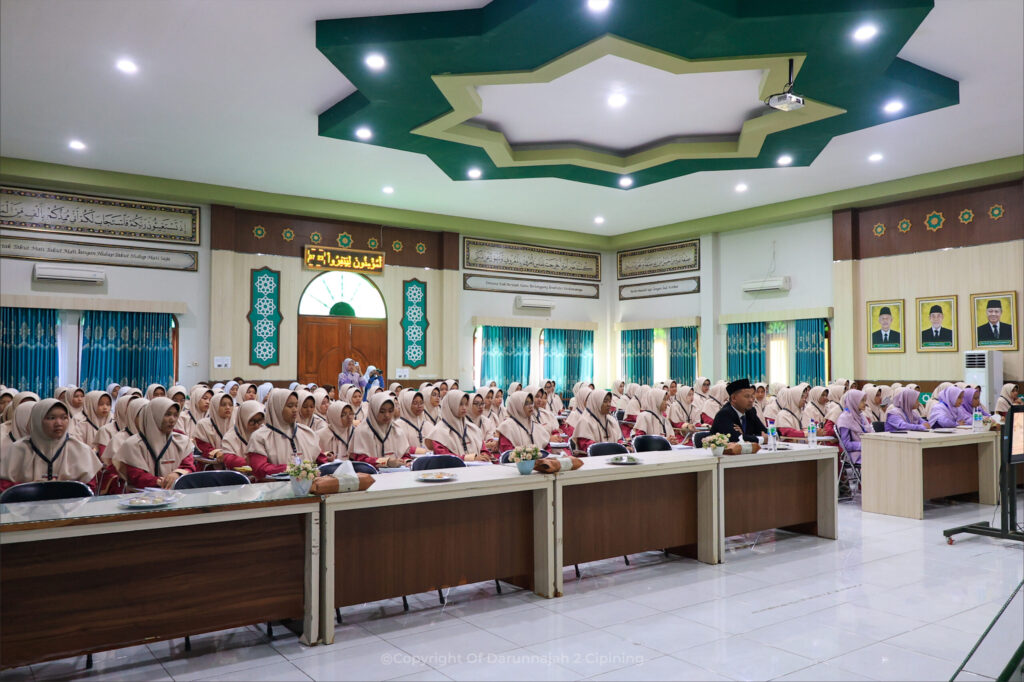 Santriwati Darunnajah Pelajari Tata Kelola Organisasi Lewat Program Rihlah Munazzhammah