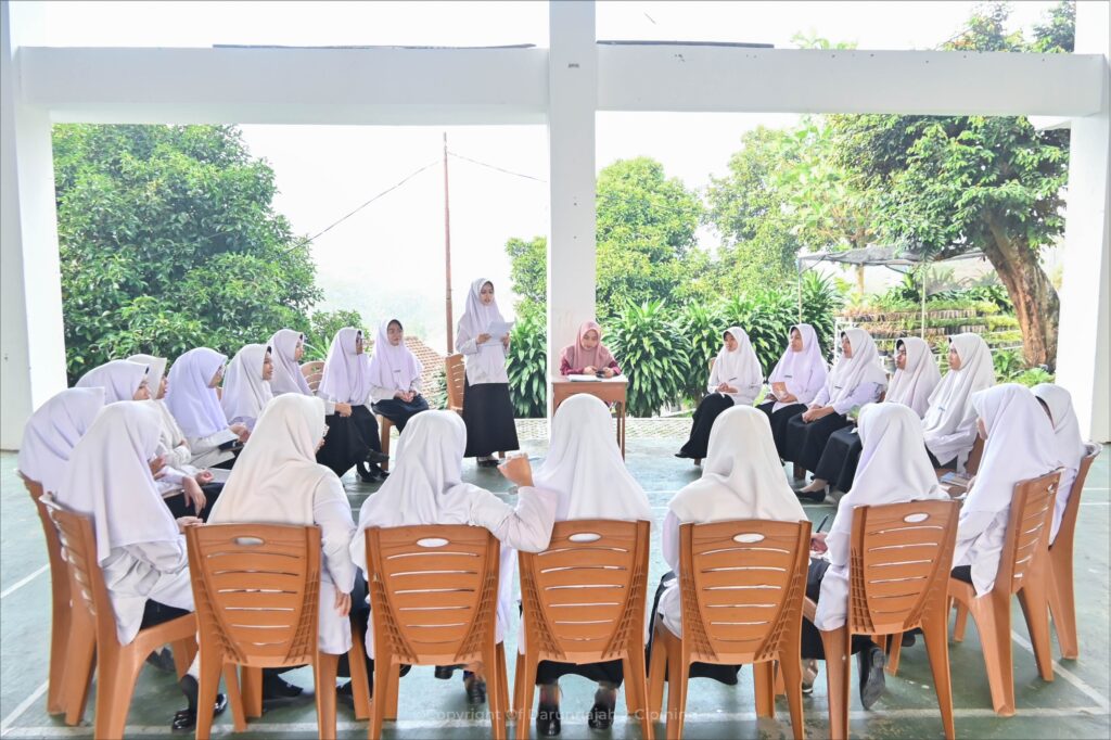 Momen Haru dan Khidmat, 119 Santriwati Kelas 6 TMI Darunnajah Laksanakan Khutbatul Wada’ 2026