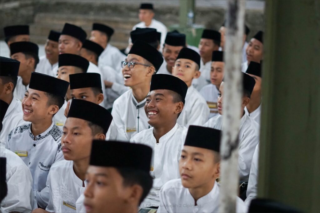Wakil Bupati Siak Beri Motivasi dan Orientasi Kehidupan bagi Santri Darunnajah 2 Cipining