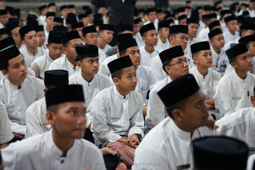 Wakil Bupati Siak Beri Motivasi dan Orientasi Kehidupan bagi Santri Darunnajah 2 Cipining