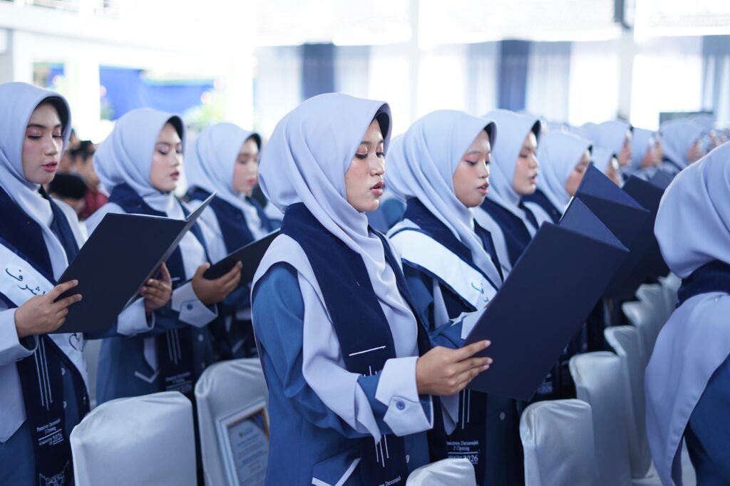Dari Pesantren untuk Bangsa, Haflah Takharuj 627 Glorious Generation Putri Darunnajah 2 Cipining 2026 Sukses Digelar