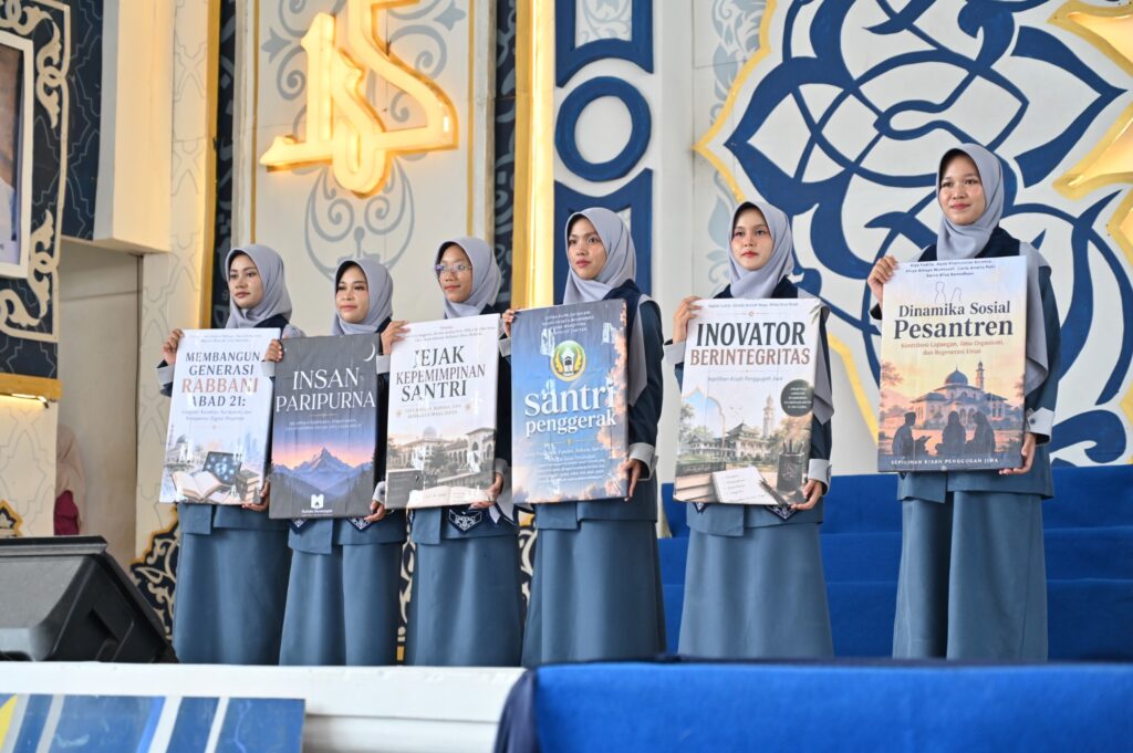 Dari Pesantren untuk Bangsa, Haflah Takharuj 627 Glorious Generation Putri Darunnajah 2 Cipining 2026 Sukses Digelar