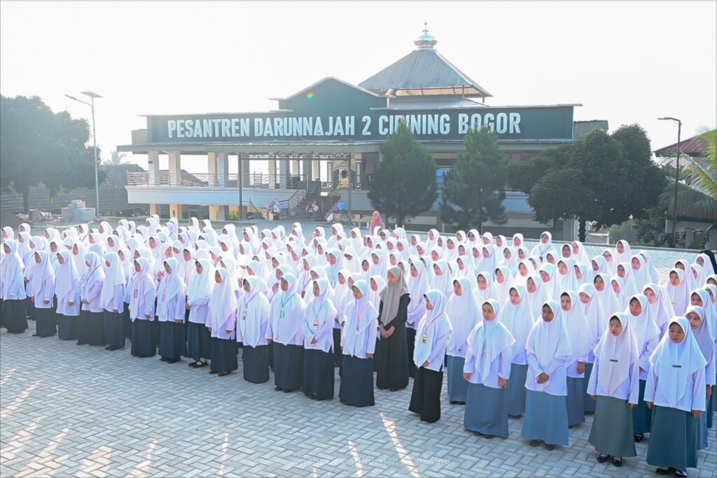 Awali Semangat Belajar, Pesantren Darunnajah 2 Cipining Gelar Upacara Pembukaan Tahun Ajaran 2026/2027 bagi Santri Baru
