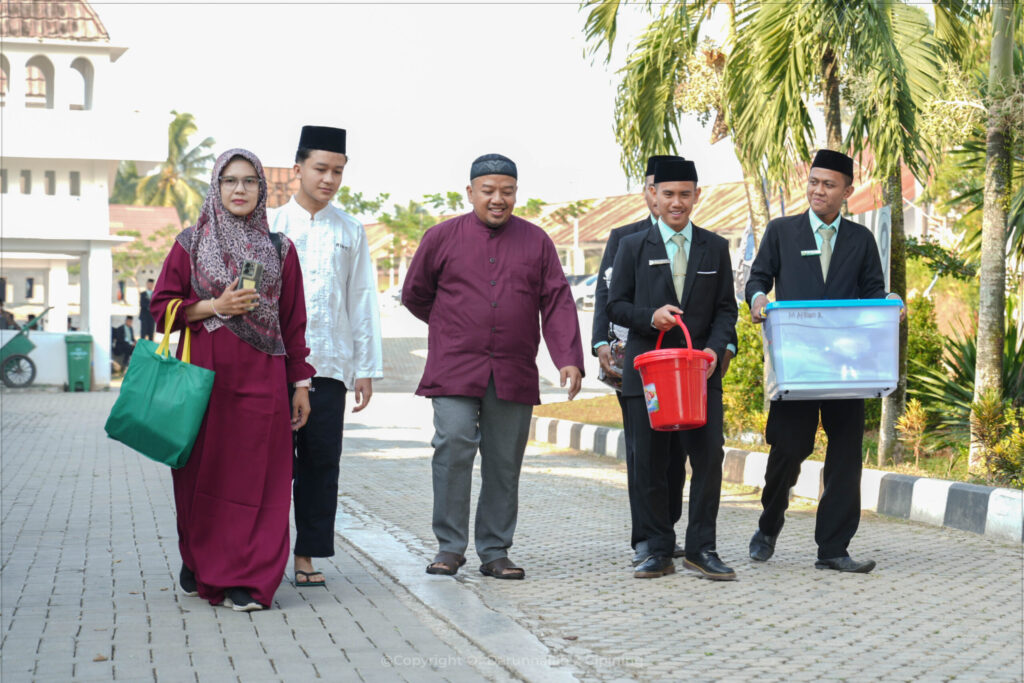 Dari Pelukan Orang Tua Menuju Gerbang Ilmu, Langkah Awal Santri Baru di Darunnajah 2 Cipining