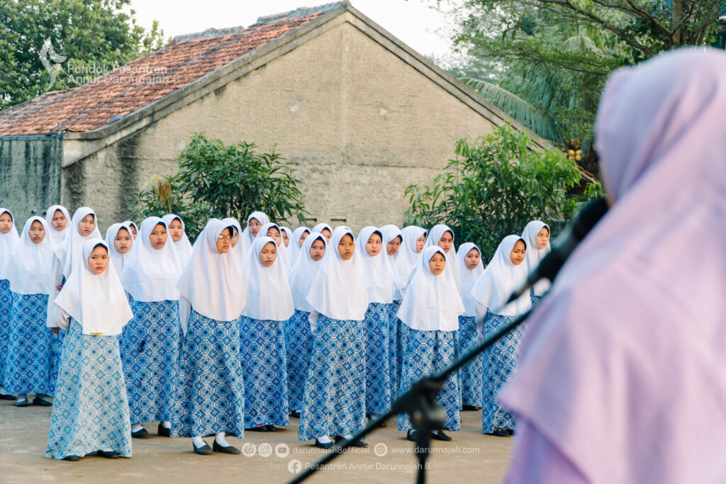 Darunnajah 8 Kembali Gelar Upacara Tekankan Itqan dan Keikhlasan