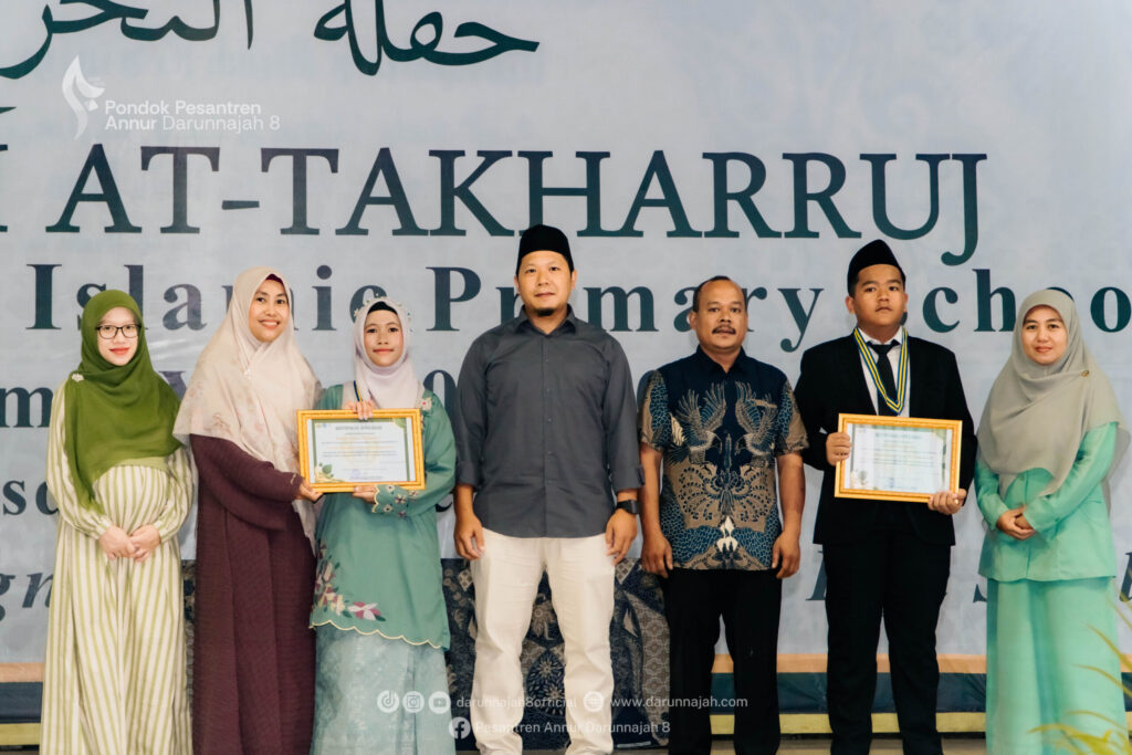 30 Siswa SD Islam Darunnajah 8 Diwisuda, Siap Lanjutkan Studi ke Jenjang Lebih Tinggi