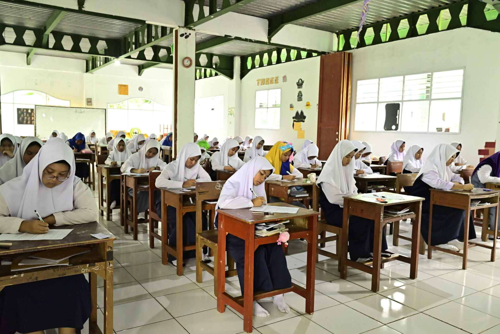 Ujian Akhir Semester Jadi Tolak Ukur Kompetensi Santri Darunnajah 3