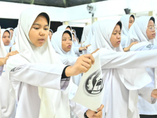 Dilantik di Masjid, 31 Santri Putri Siap Pimpin Ekstrakurikuler dan Konsulat
