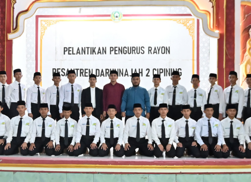 Santri Kelas 4 TMI Dilantik Menjadi Pengurus Rayon; Belajar Kepemimpinan Sejak Dini