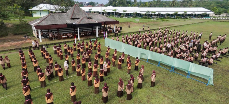 Santri Darunnajah Ikuti Pelantikan Pramuka Garuda