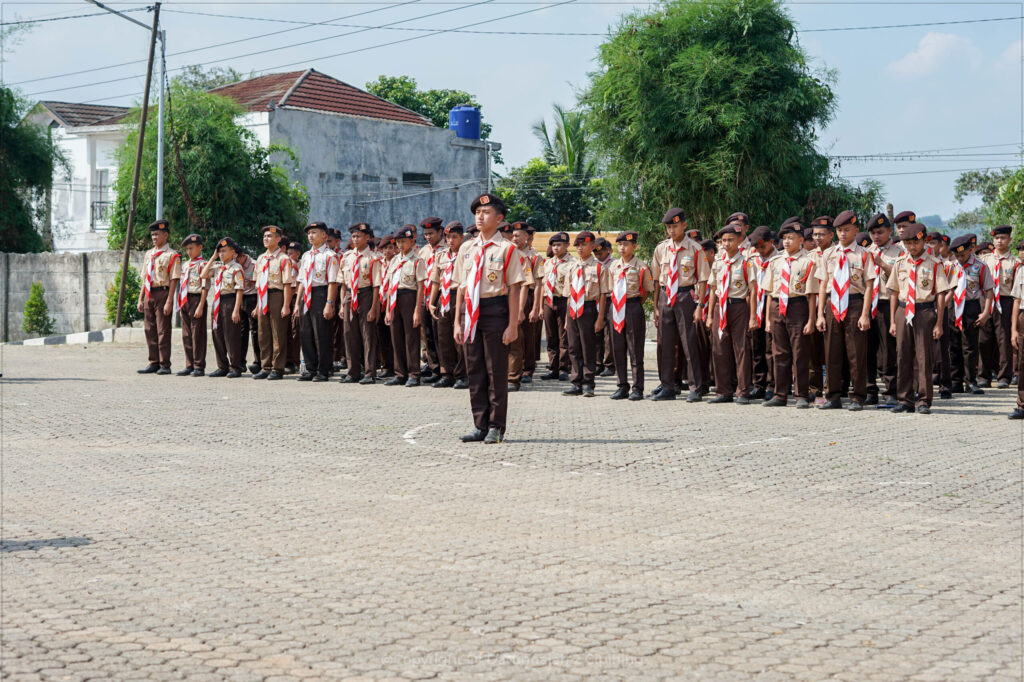 Kembali ke Rutinitas, Santri Darunnajah 2 Cipining Awali Semester dengan Semangat Kepramukaan