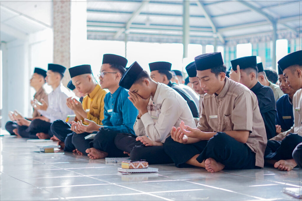 Santri Kelas 2–6 TMI Belajar Memilih Pemimpin melalui Pemilihan Ketua Rayon