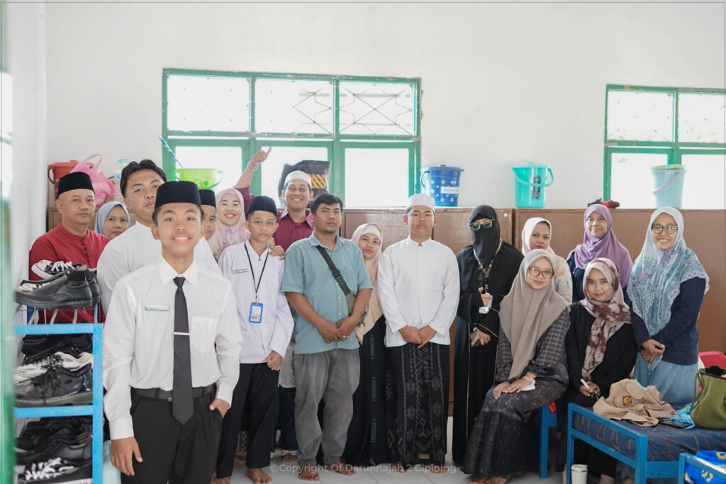 Dari Pelukan Orang Tua Menuju Gerbang Ilmu, Langkah Awal Santri Baru di Darunnajah 2 Cipining