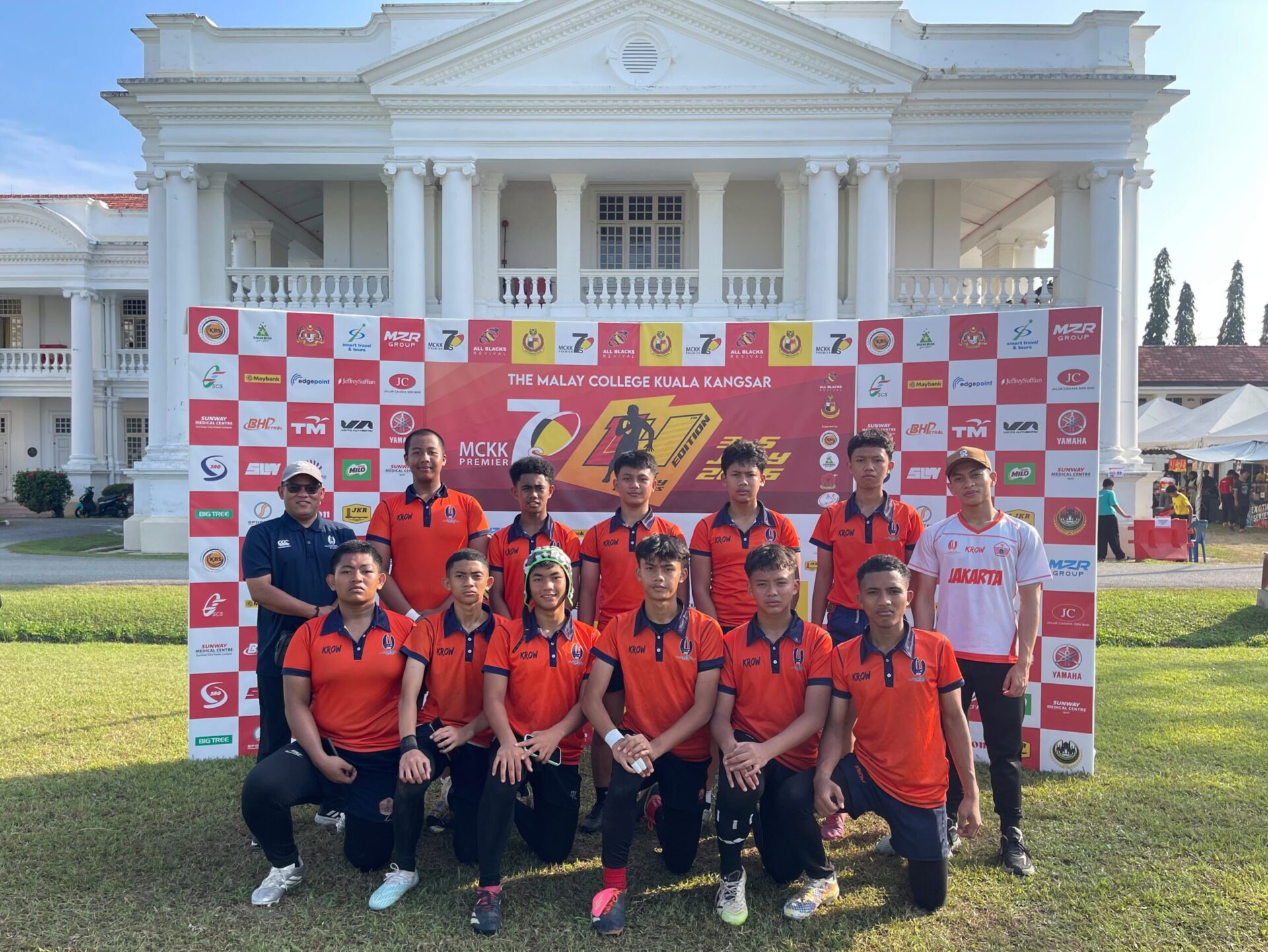 Kontingen Rugby Darunnajah Ikuti MCKK 7s Rugby Tournament di Malaysia