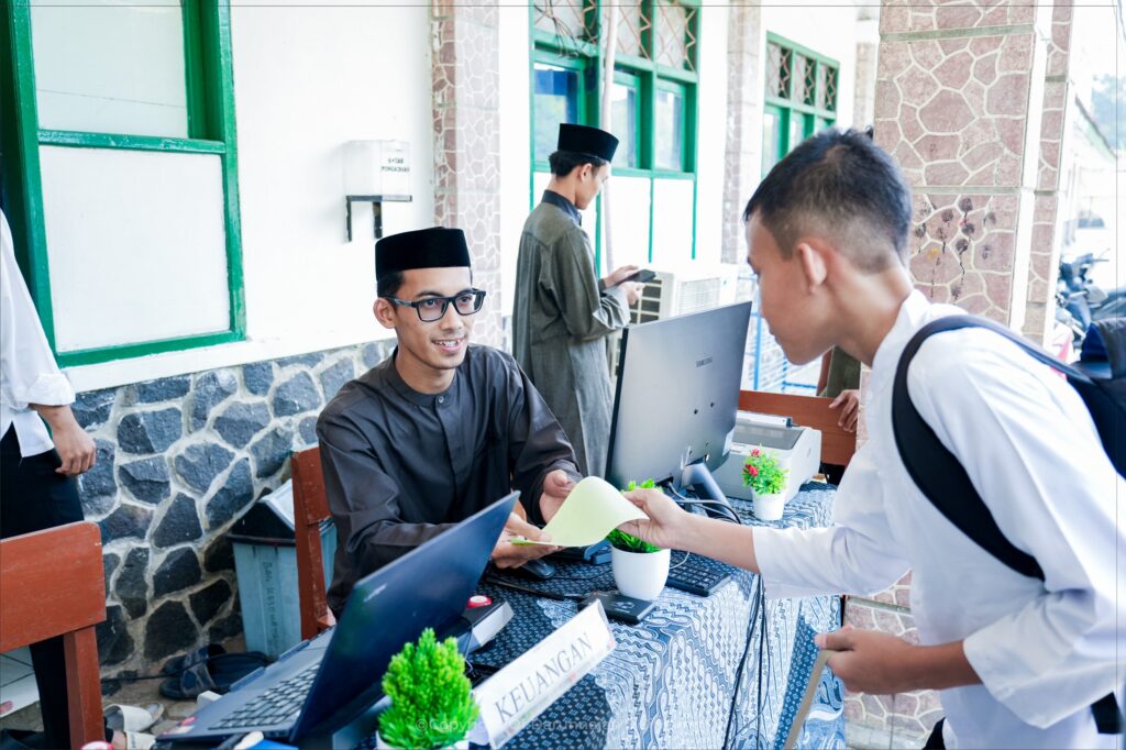 Santri Lama Kembali ke Pondok, Awali Semangat Tahun Ajaran Baru