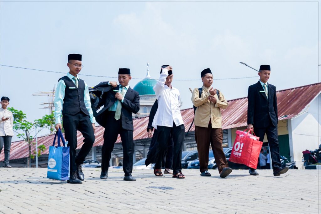 Santri Lama Kembali ke Pondok, Awali Semangat Tahun Ajaran Baru