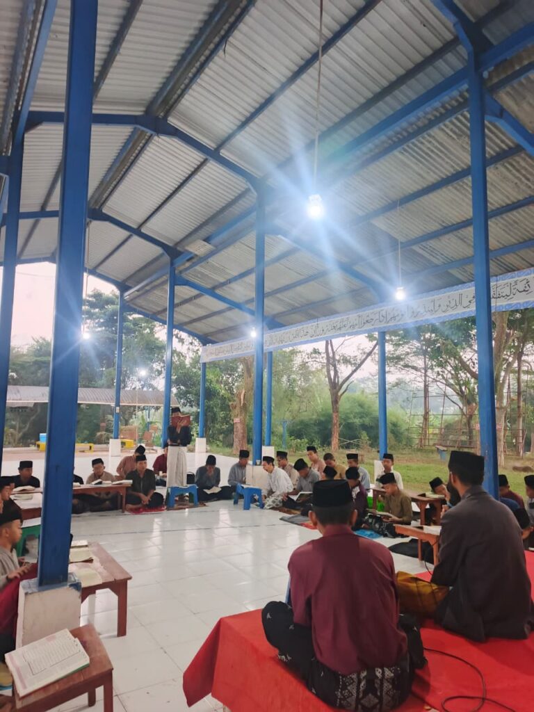 Perkuat Hafalan Al-Qur'an, Ustadz Yusuf Bur Pimpin Sima'an Mingguan Lembaga Ilmu Qur'an
