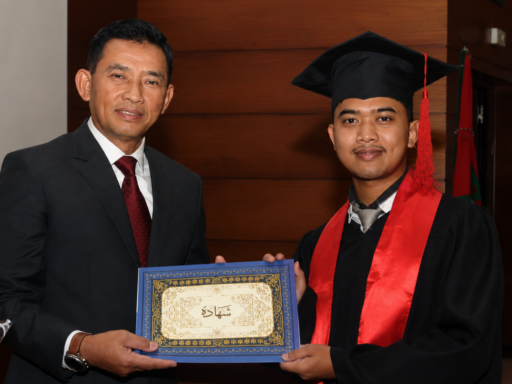 Alumni TMI Darunnajah 2 Cipining Lulus S1 Kampus Terbaik Maroko