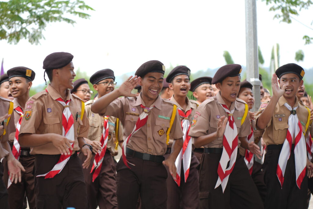Satu Barisan, Satu Jiwa: Hari Pramuka Menyapa Santri