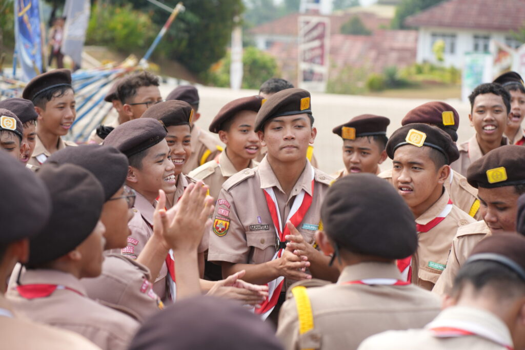 Satu Barisan, Satu Jiwa: Hari Pramuka Menyapa Santri