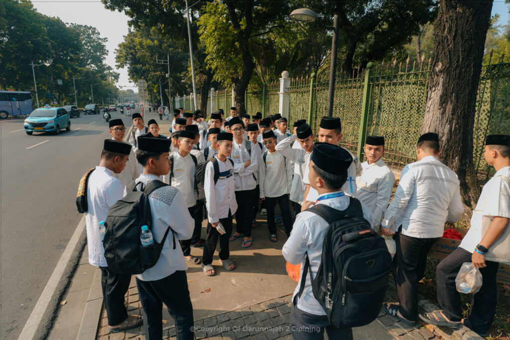 Dari Pesantren untuk Negara: Ratusan Santri Ikuti Zikir Lintas Agama Menjelang HUT ke-81 RI