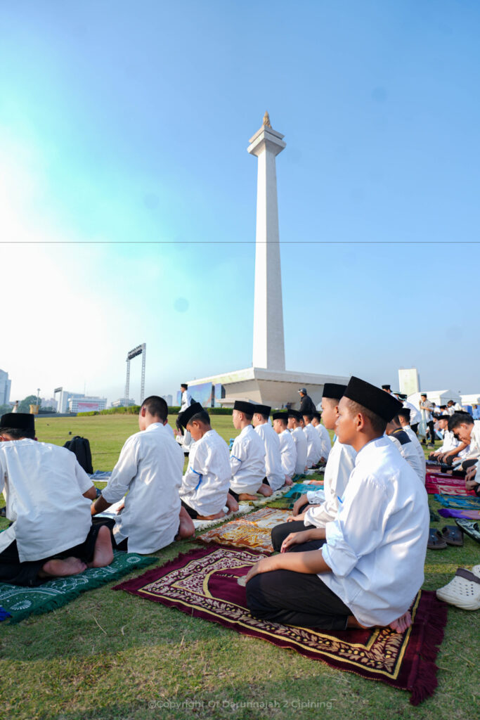 Dari Pesantren untuk Negara: Ratusan Santri Ikuti Zikir Lintas Agama Menjelang HUT ke-81 RI