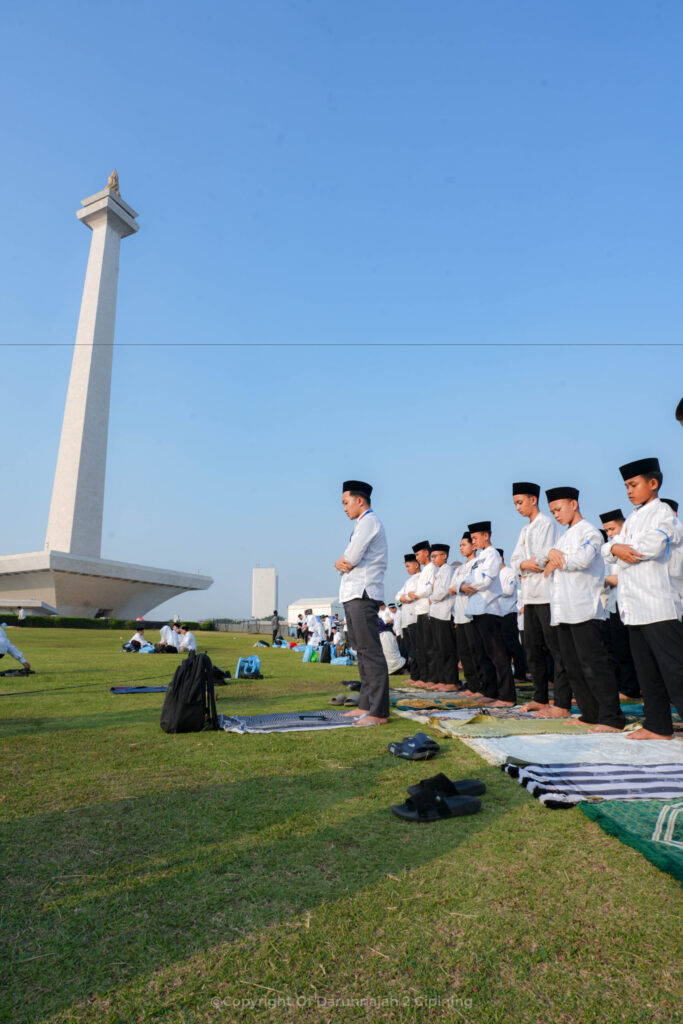 Dari Pesantren untuk Negara: Ratusan Santri Ikuti Zikir Lintas Agama Menjelang HUT ke-81 RI