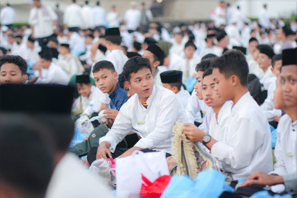 Dari Pesantren untuk Negara: Ratusan Santri Ikuti Zikir Lintas Agama Menjelang HUT ke-81 RI