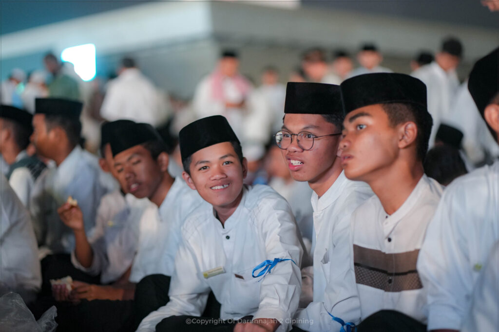 Dari Pesantren untuk Negara: Ratusan Santri Ikuti Zikir Lintas Agama Menjelang HUT ke-81 RI