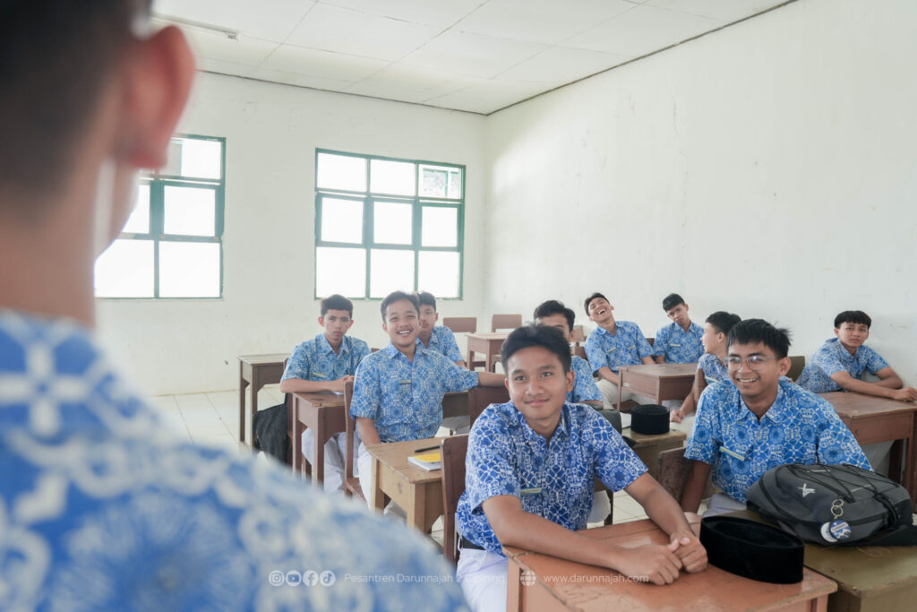 Lima Kebiasaan Positif yang Membentuk Karakter Santri Seumur Hidup