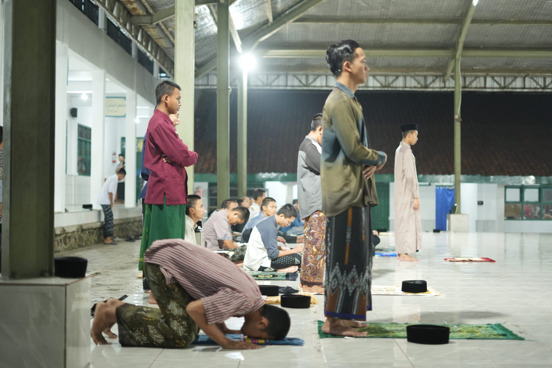 7 Manfaat Sholat Tahajud bagi Santri yang Jarang Disadari