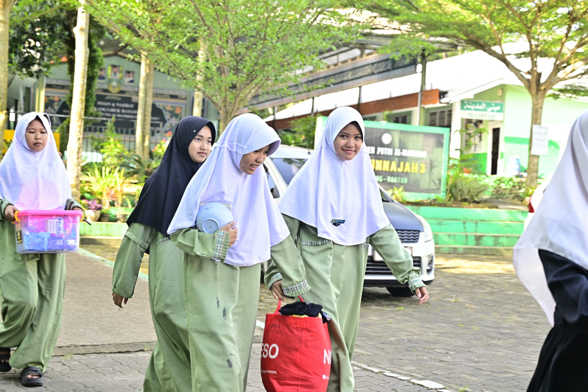 Sambut Ramadan, Santriwati Keas 1-5 TMI Pesantren Putri Al-Manshur Darunnajah 3 Jalani Perpulangan Liburan