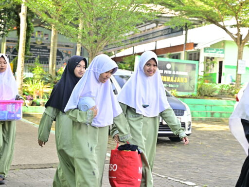 Sambut Ramadan, Santriwati Keas 1-5 TMI Pesantren Putri Al-Manshur Darunnajah 3 Jalani Perpulangan Liburan