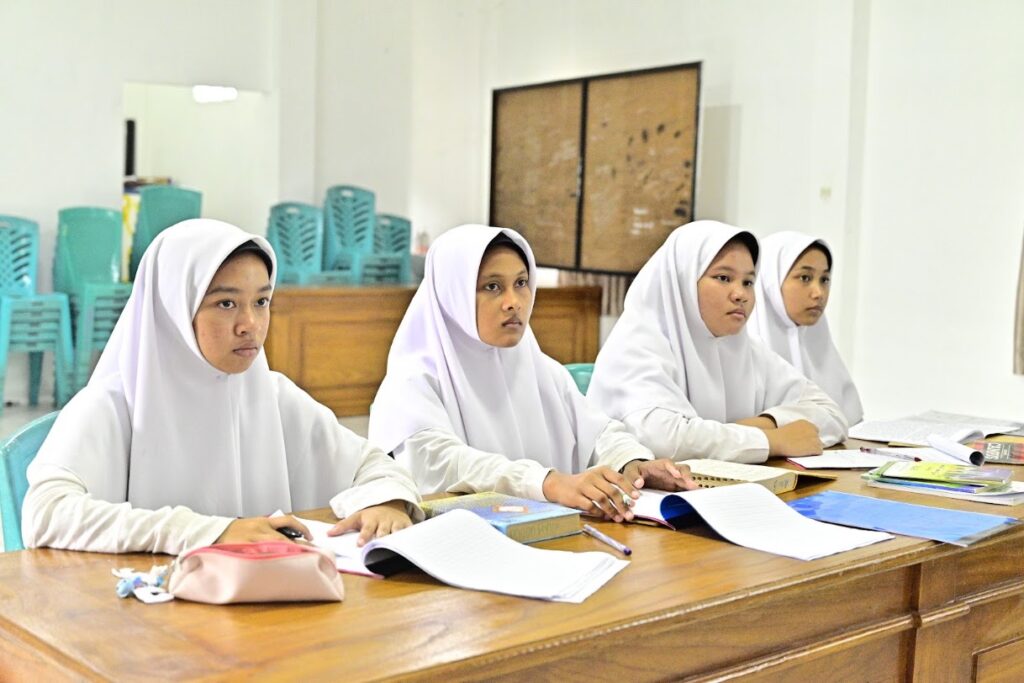 Fathul Kutub Kelas 6 TMI, Uji Ketajaman Analisis Santriwati dalam Memahami Kitab Turats