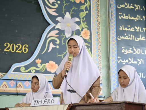 Munaqosyah ‘Ammah Santriwati Kelas 6 TMI, Kupas Toleransi Aqidah dalam Sejarah Islam