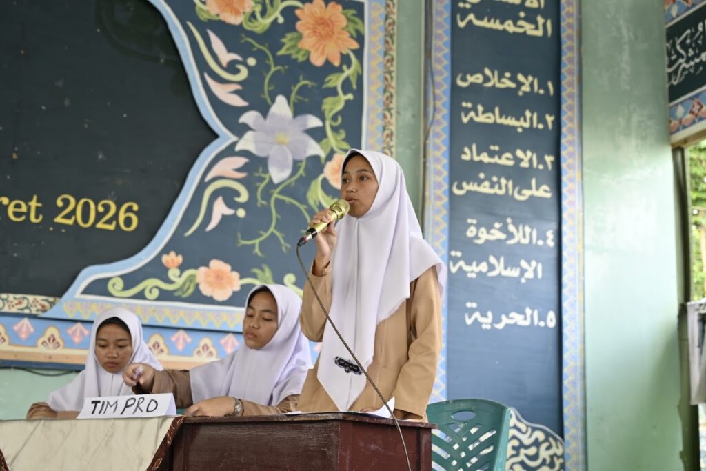 Munaqosyah ‘Ammah Santriwati Kelas 6 TMI, Kupas Toleransi Aqidah dalam Sejarah Islam