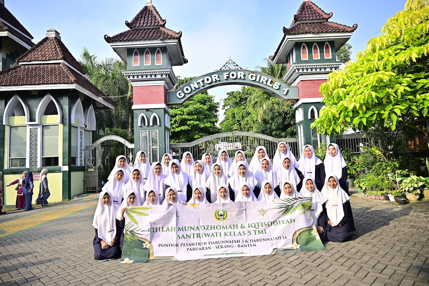 Rihlah Munadzomah Bekali Organisasi Santriwati dengan Pengalaman Keorganisasian di Pondok Modern Darussalam Gontor