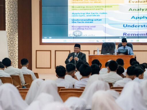Darunnajah Adakan Pembekalan Penulisan Autobiografi bagi Santri Kelas 4 TMI