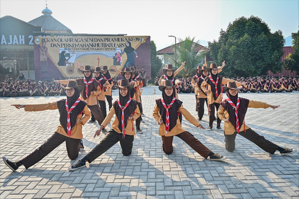 PERKHUTSY Dibuka: Lapangan Jadi Ruang Belajar Baru Santri