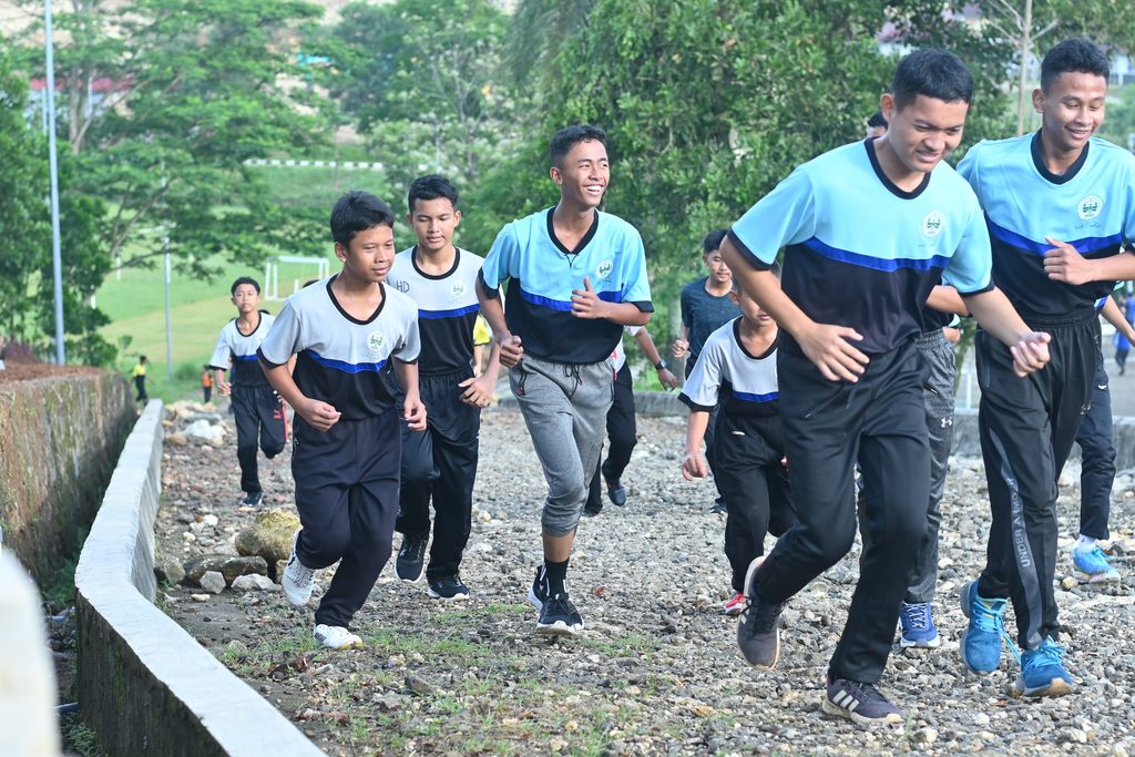 Lari Pagi: Investasi Sehat Santri Sebelum Matahari Naik
