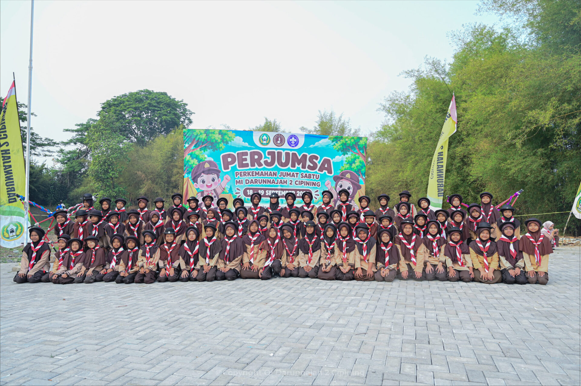 Berkemah Sambil Belajar, Siswa MI Temukan Arti Kebersamaan
