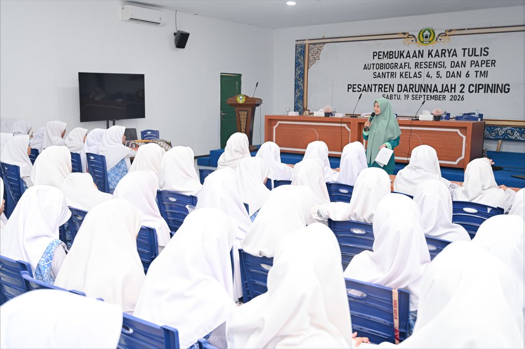 Menulis Kisah Diri, Santriwati Belajar Membaca Jejak Hidupnya