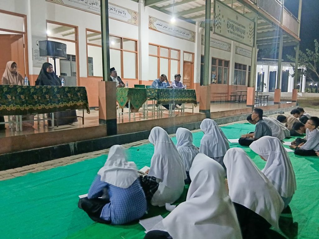 Kegiatan Santri: Menanamkan Nilai-Nilai Kesenian pada Pembukaan Latihan Folk Song ke-2 di Pondok Pesantren Dar Sulaimany Daru