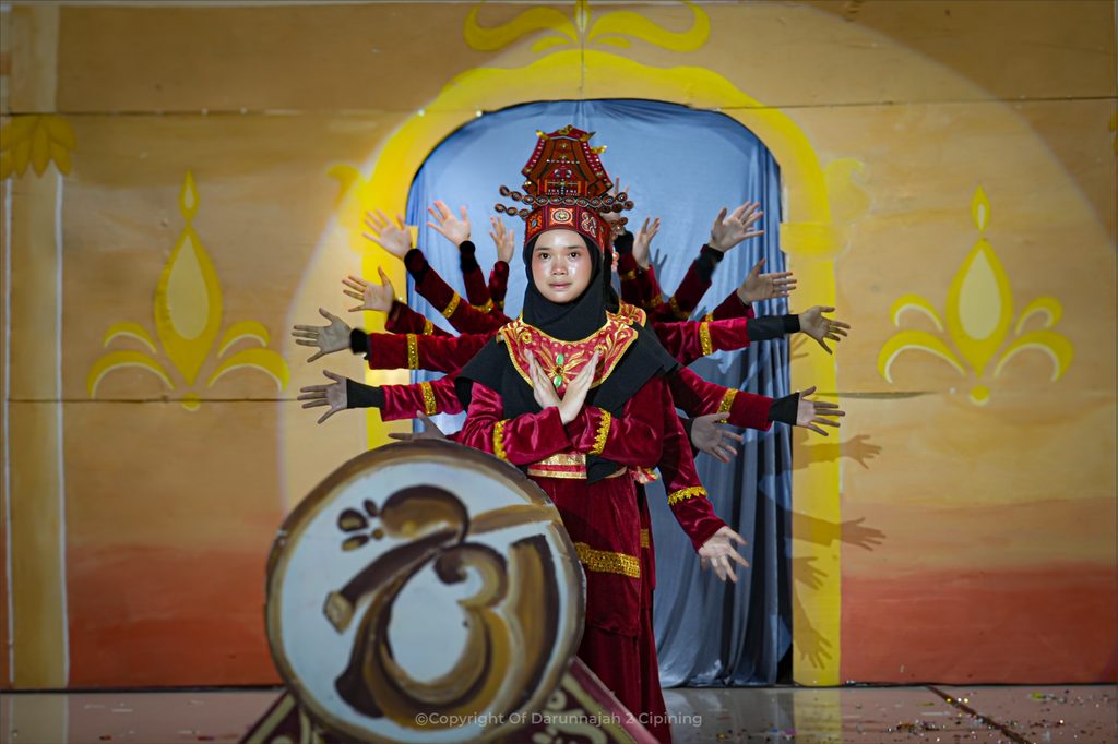 Panggung Seni, Sekolah Keberanian yang Tak Masuk Rapor