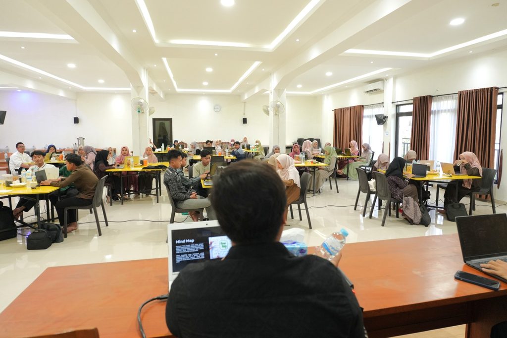 Suasana Pelatihan Admin Media Sosial dan Website Pesantren Darunnajah Pusat dan Cabang