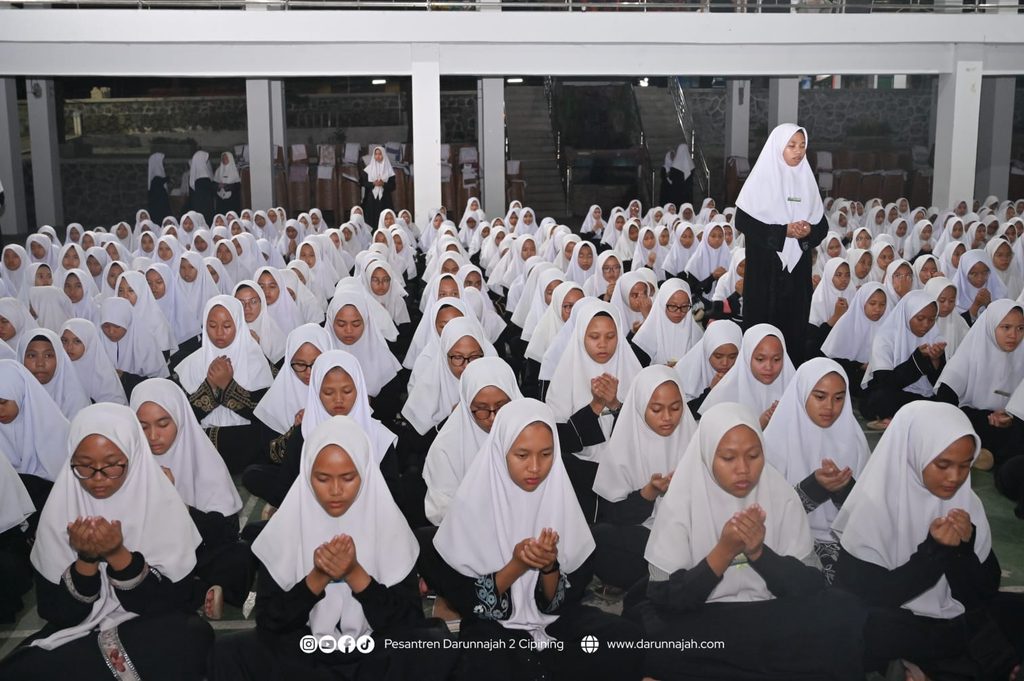 Penutupan Khutbatul Arsy dan Pembagian Hadiah: Akhir Manis Rangkaian Orientasi Tahun Ajaran Baru