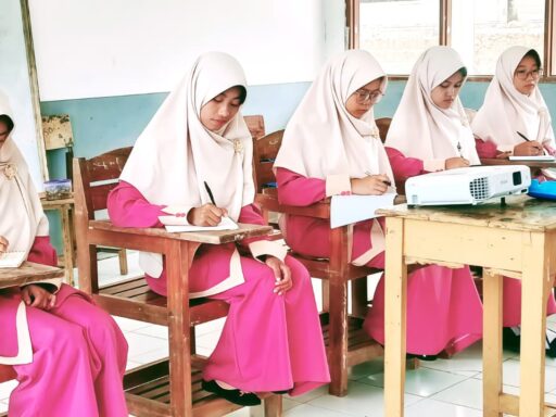 Santriwati kelas 6 Darul Muzari'in Darunnajah 23 ikut pembekalan Darsul Masa'
