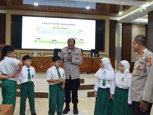 Cegah Bullying Sejak Dini, Polsek Pesanggrahan Beri Penyuluhan kepada Siswa